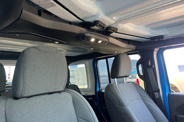 new 2025 Jeep Wrangler car, priced at $48,732