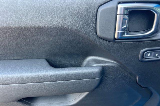 new 2025 Jeep Wrangler car, priced at $48,732