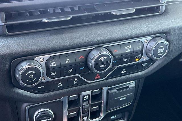 new 2025 Jeep Wrangler car, priced at $48,732