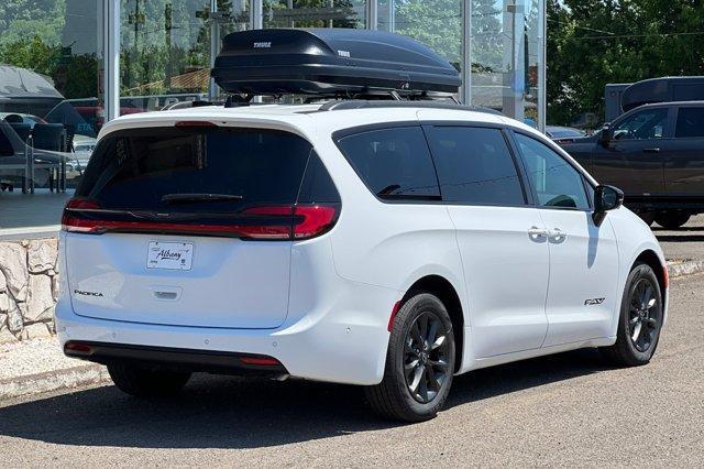 new 2025 Chrysler Pacifica car, priced at $44,347