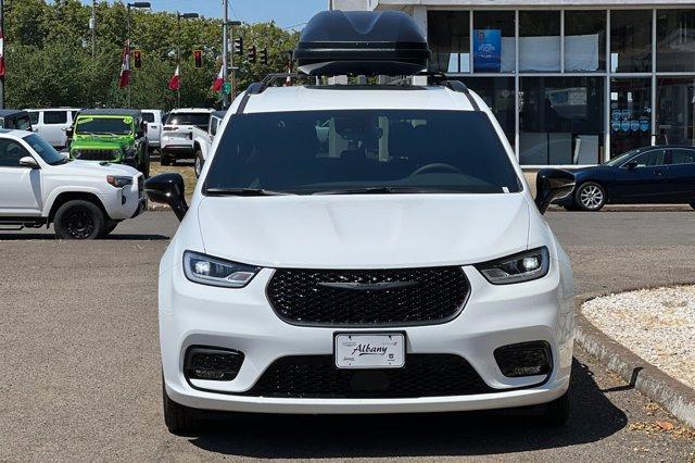 new 2025 Chrysler Pacifica car, priced at $44,347