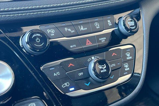 new 2025 Chrysler Pacifica car, priced at $44,347