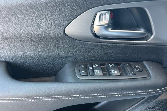 new 2025 Chrysler Pacifica car, priced at $44,347