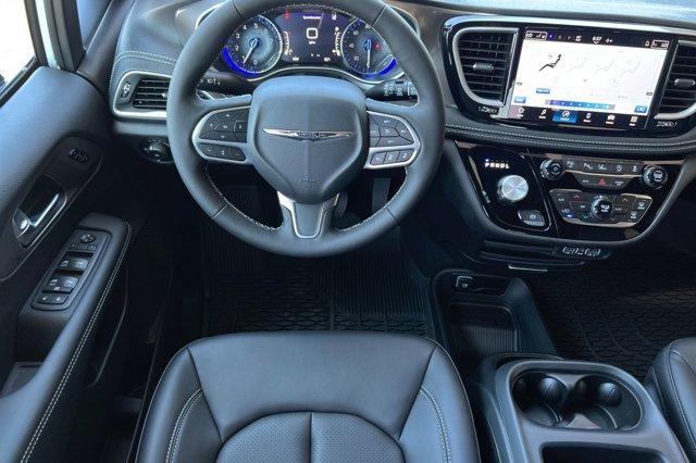 new 2025 Chrysler Pacifica car, priced at $44,347