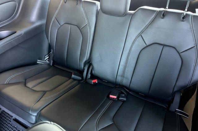 new 2025 Chrysler Pacifica car, priced at $44,347