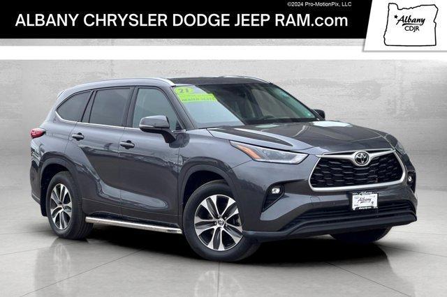 used 2021 Toyota Highlander car, priced at $32,949
