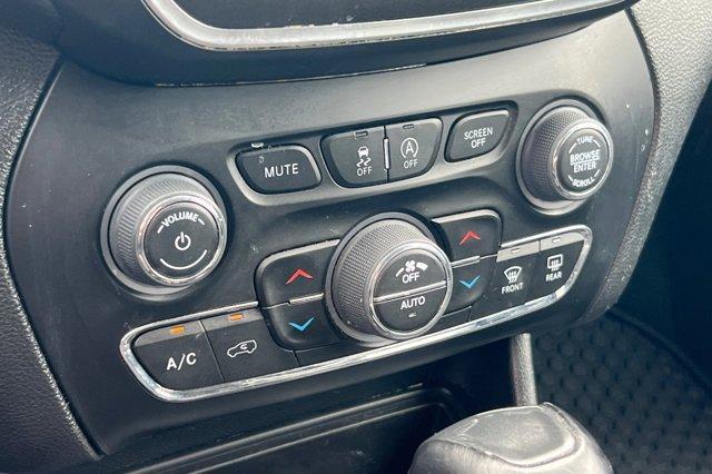 used 2022 Jeep Cherokee car, priced at $18,999