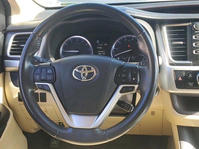 used 2018 Toyota Highlander car, priced at $21,550