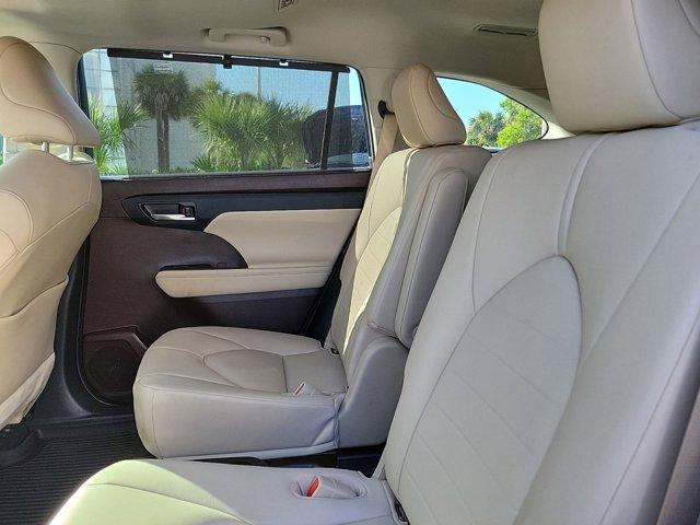 used 2021 Toyota Highlander car, priced at $31,488