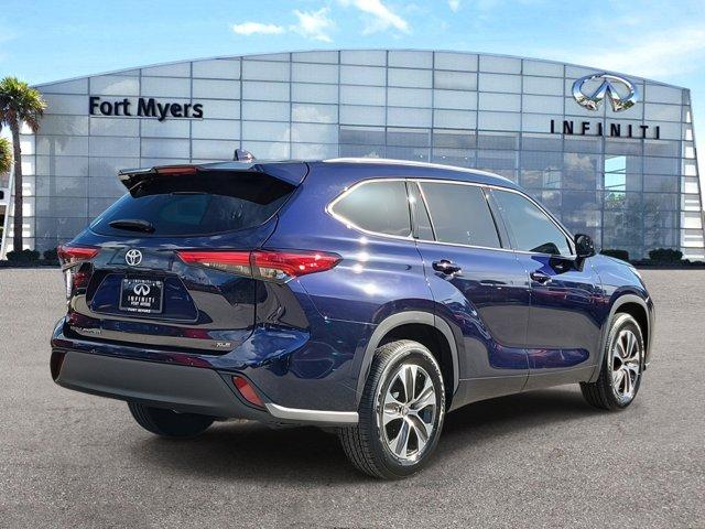 used 2021 Toyota Highlander car, priced at $31,488