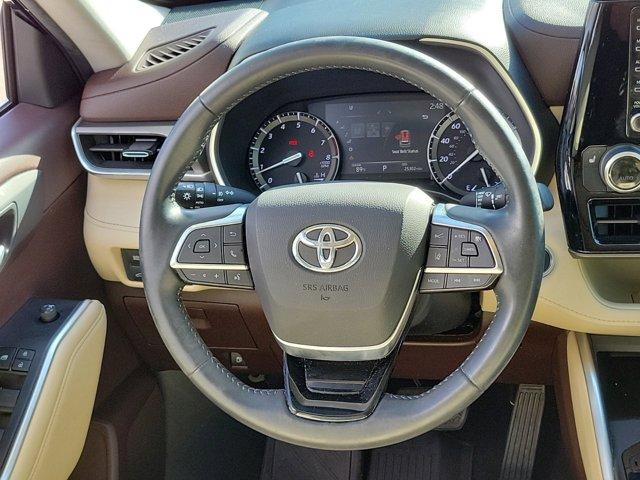 used 2021 Toyota Highlander car, priced at $31,488