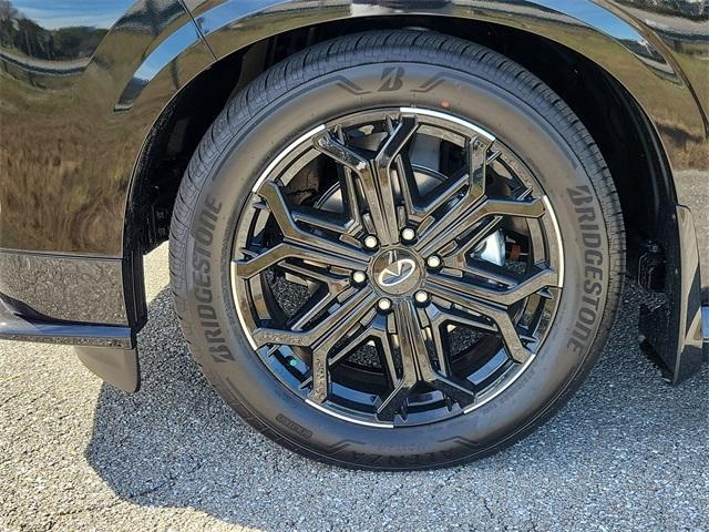 new 2026 INFINITI QX80 car, priced at $95,165