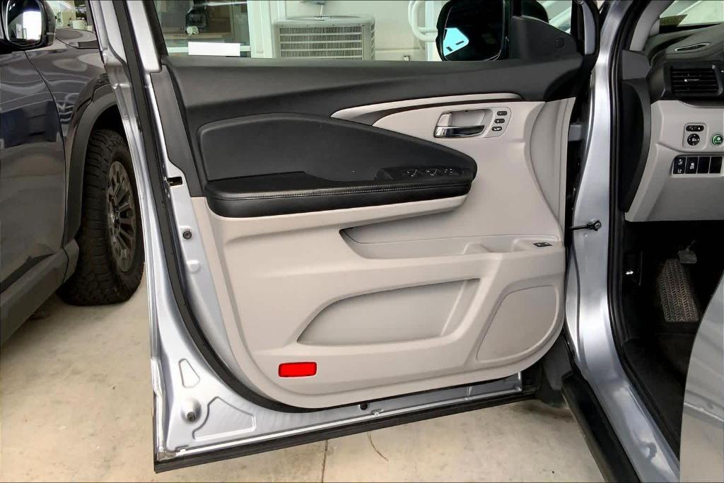 used 2020 Honda Pilot car, priced at $14,191