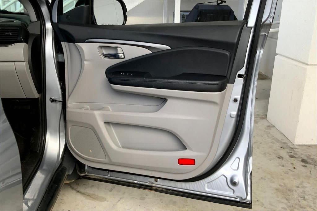 used 2020 Honda Pilot car, priced at $14,191