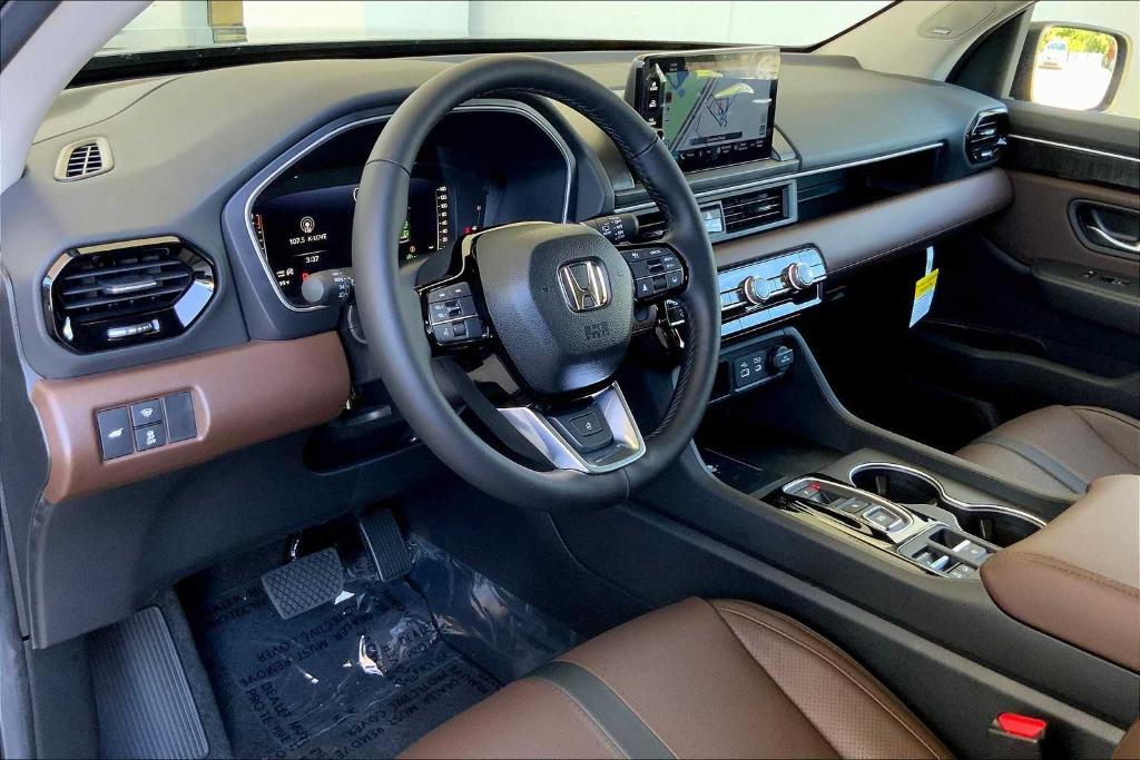new 2025 Honda Pilot car, priced at $54,575