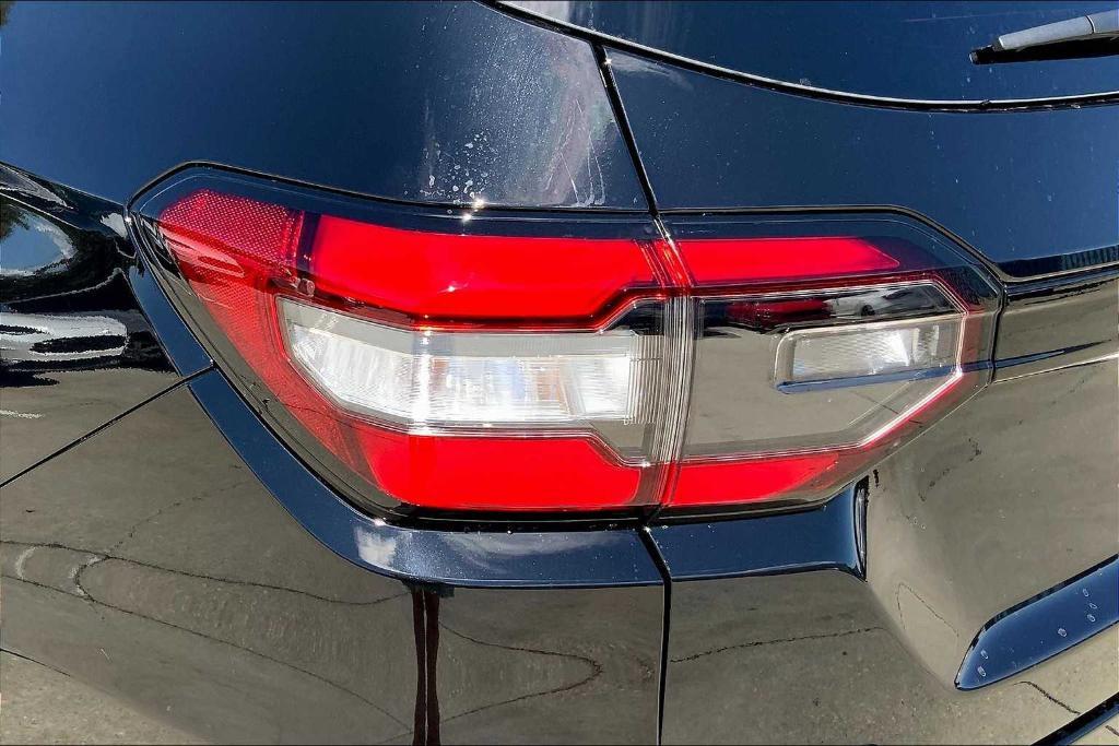 new 2025 Honda Pilot car, priced at $54,575
