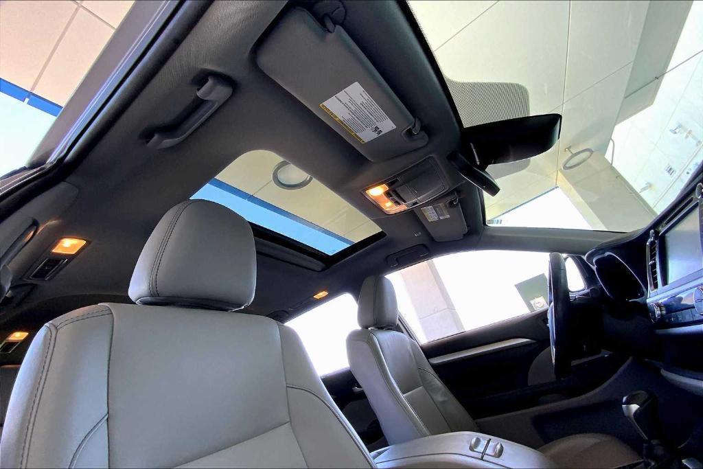 used 2019 Toyota Highlander car, priced at $24,129