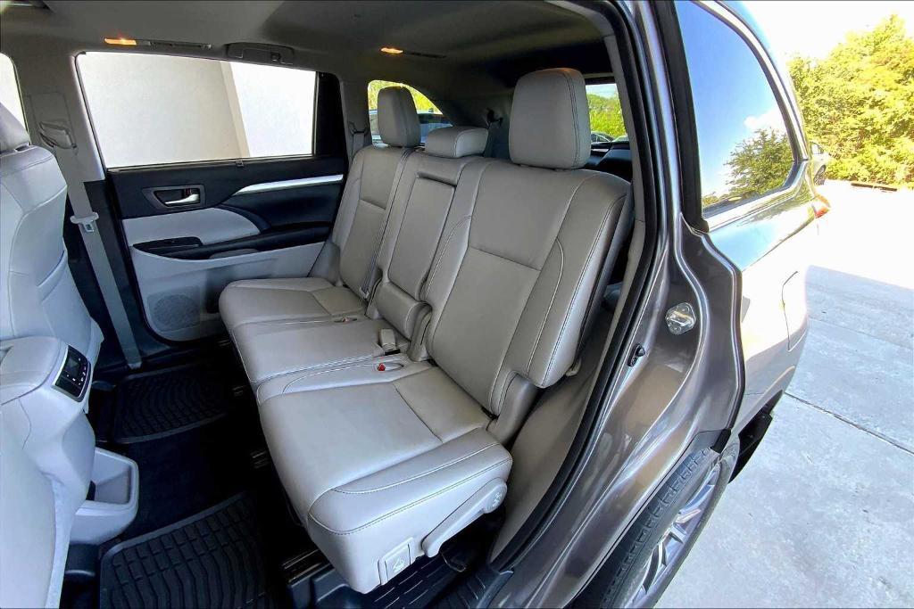 used 2019 Toyota Highlander car, priced at $24,129