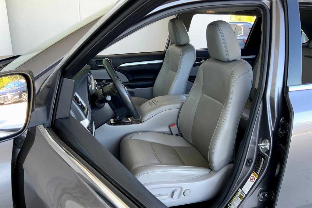 used 2019 Toyota Highlander car, priced at $24,129
