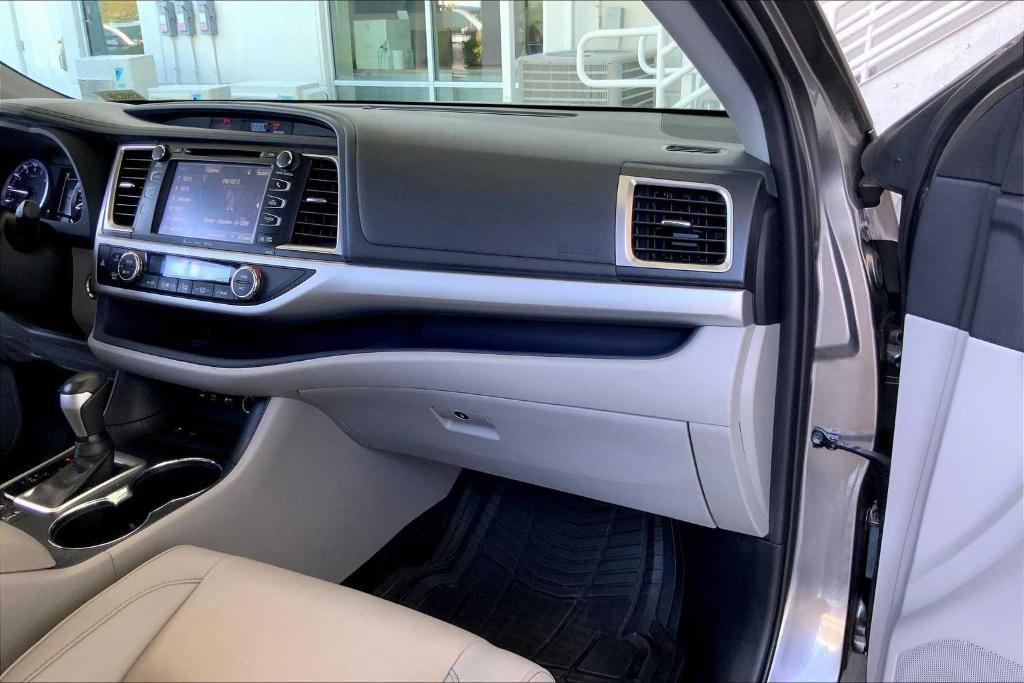 used 2019 Toyota Highlander car, priced at $24,129