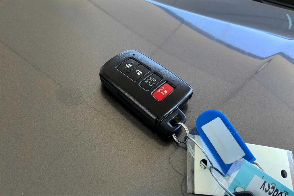 used 2019 Toyota Highlander car, priced at $24,129