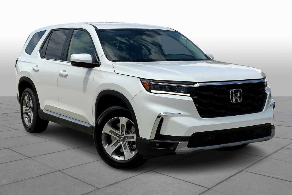 new 2025 Honda Pilot car, priced at $45,989