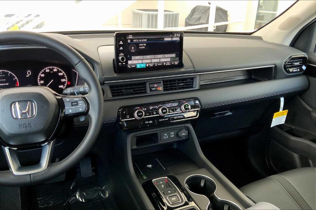 new 2025 Honda Pilot car, priced at $45,989