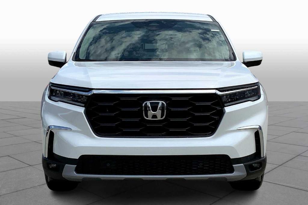 new 2025 Honda Pilot car, priced at $45,989