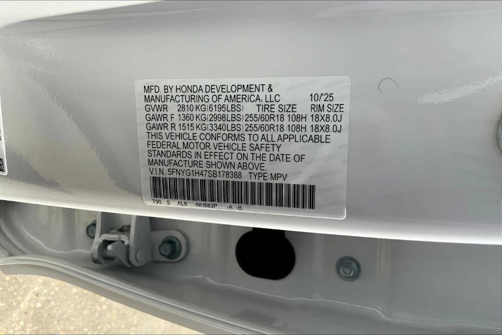 new 2025 Honda Pilot car, priced at $45,989