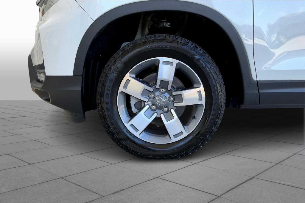 used 2025 Honda Ridgeline car, priced at $42,114
