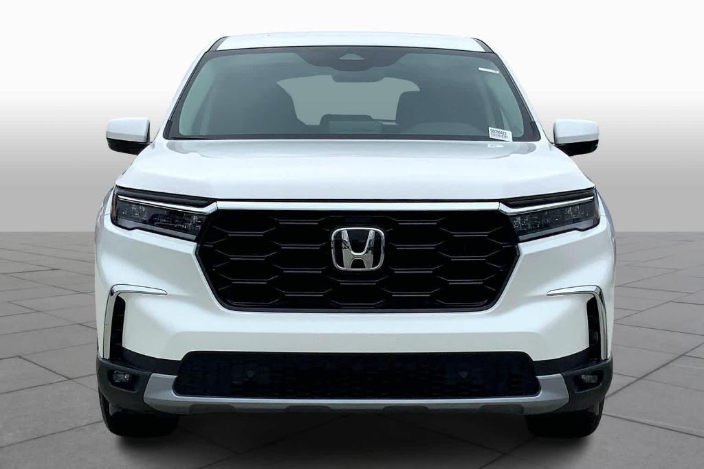 new 2025 Honda Pilot car, priced at $48,180