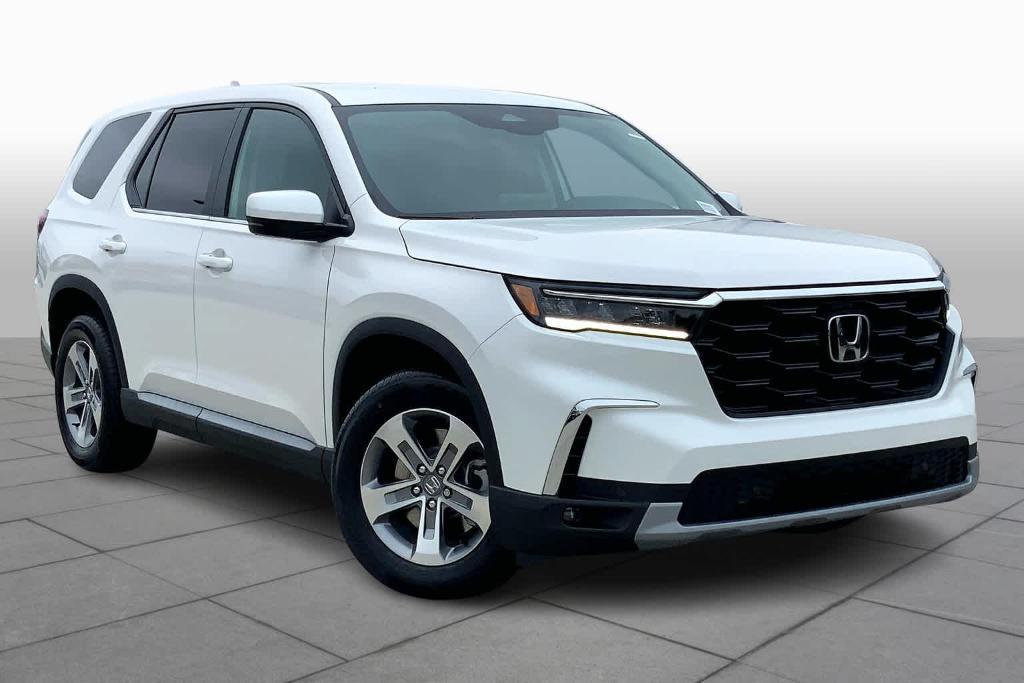 new 2025 Honda Pilot car, priced at $48,180