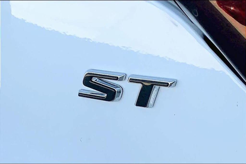 used 2024 Buick Encore GX car, priced at $22,593