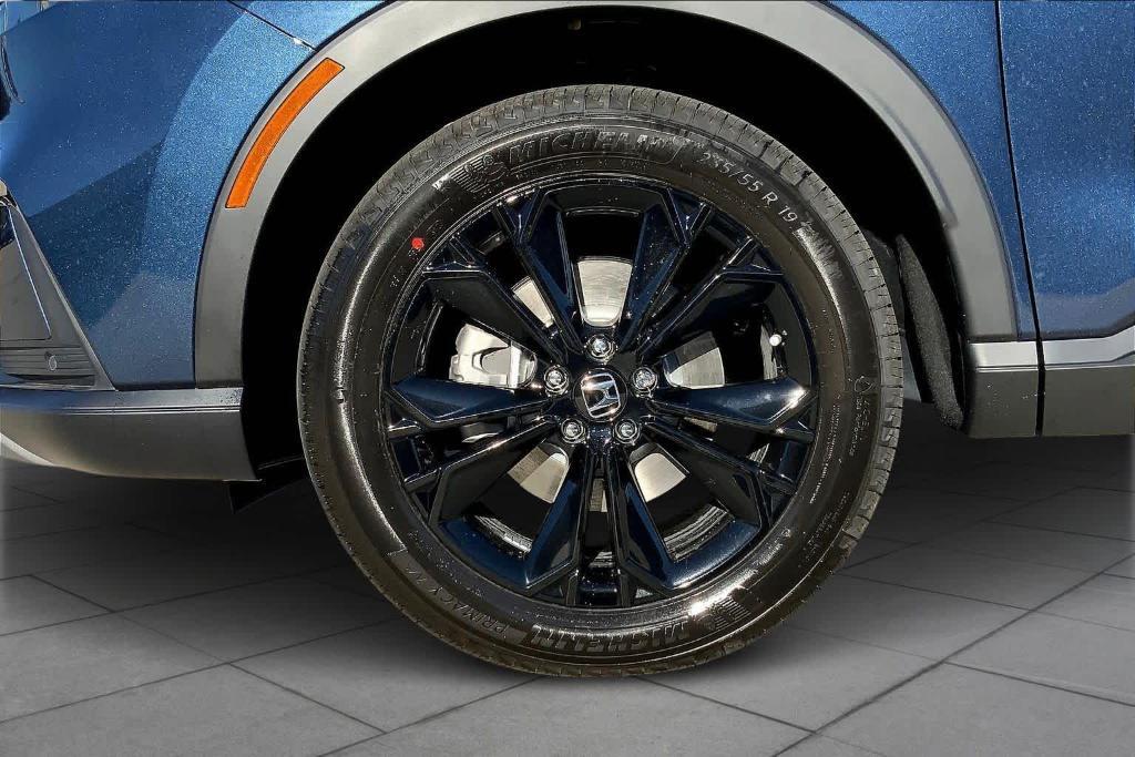 new 2026 Honda CR-V Hybrid car, priced at $43,700