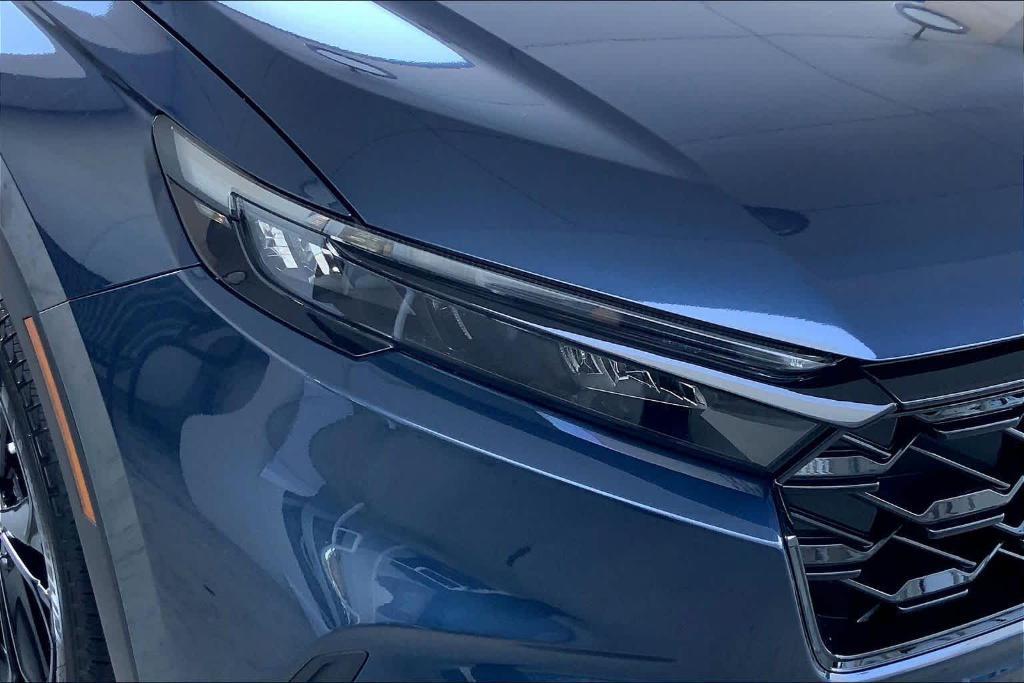new 2026 Honda CR-V Hybrid car, priced at $43,700