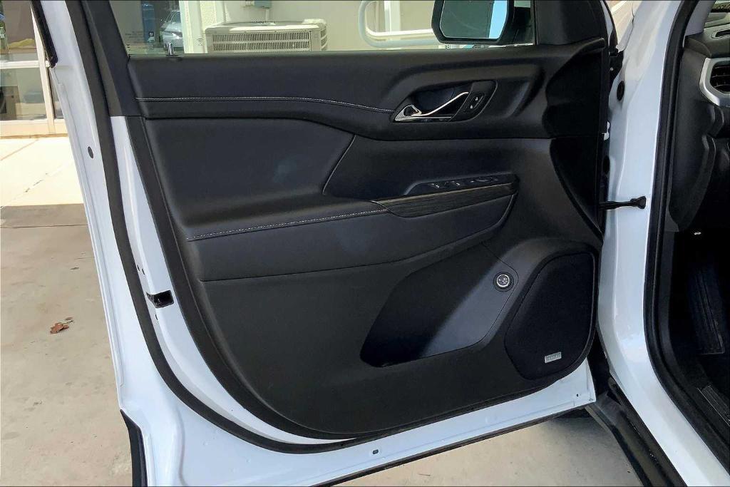 used 2023 GMC Acadia car, priced at $30,406