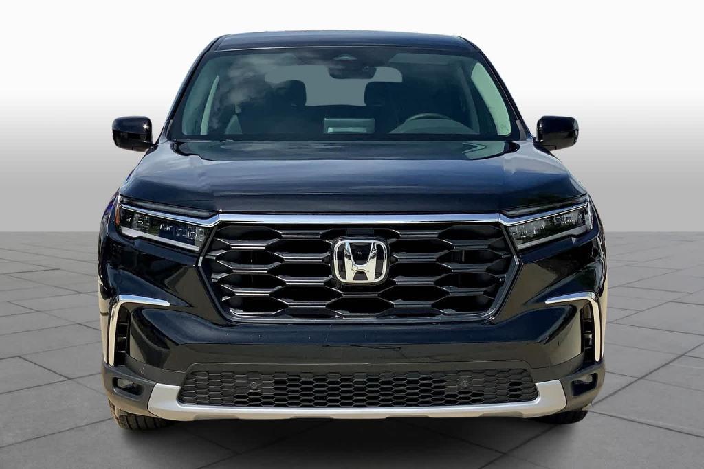 new 2025 Honda Pilot car, priced at $43,895