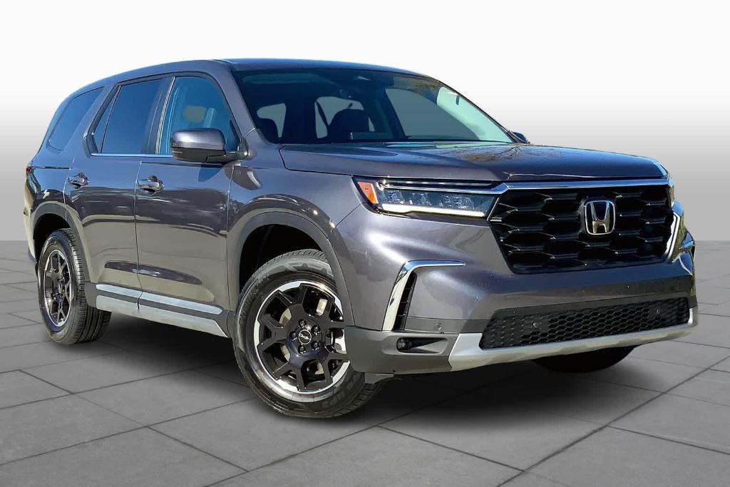 new 2025 Honda Pilot car, priced at $43,938