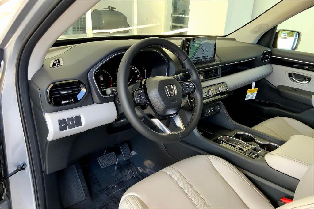 new 2025 Honda Pilot car, priced at $48,095