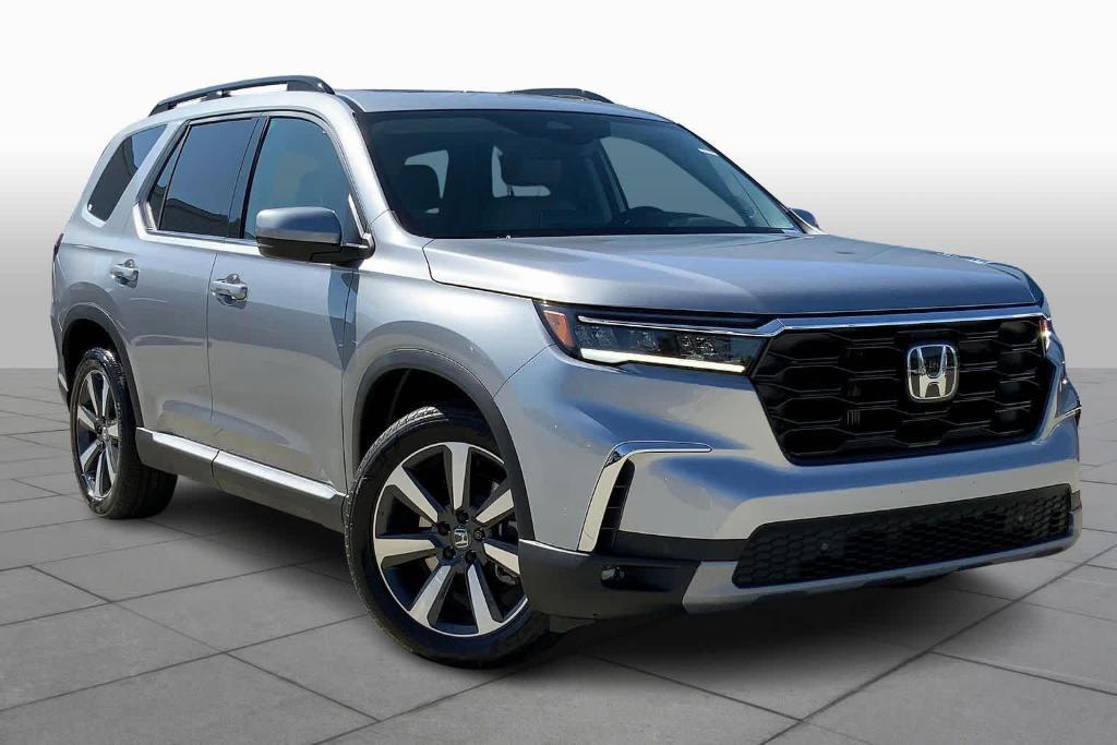 new 2025 Honda Pilot car, priced at $48,095