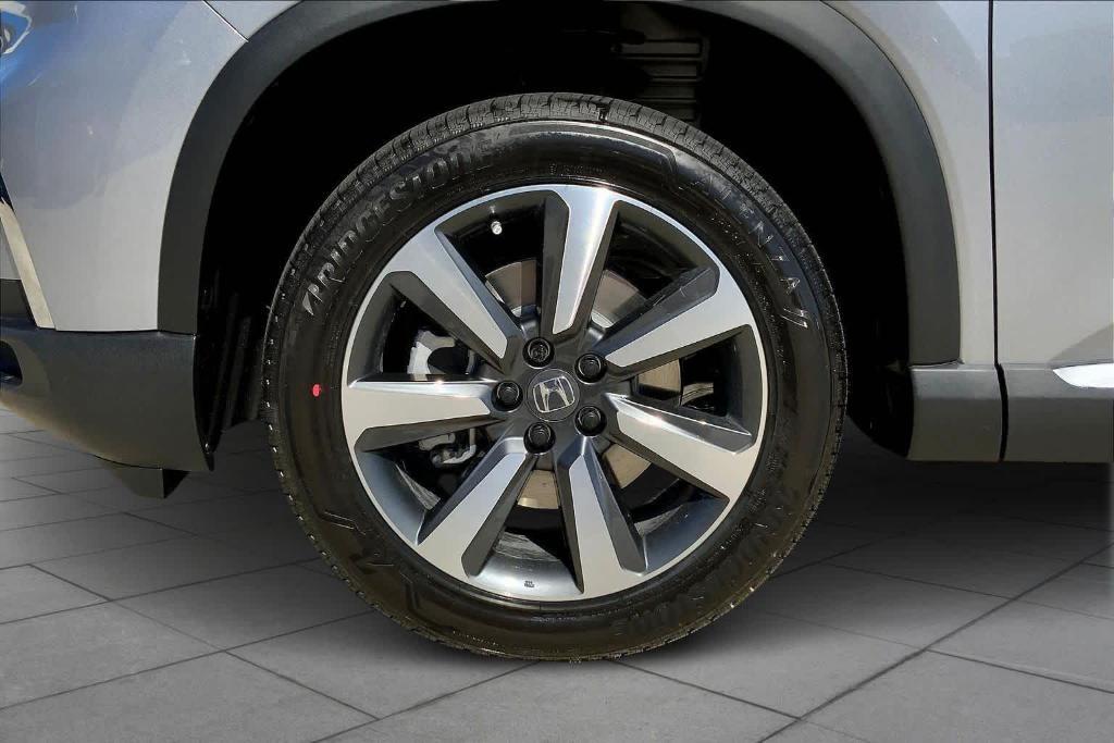 new 2025 Honda Pilot car, priced at $48,095