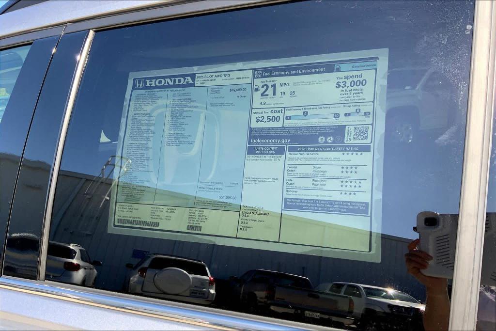 new 2025 Honda Pilot car, priced at $48,095