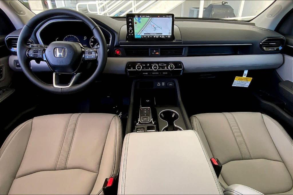 new 2025 Honda Pilot car, priced at $48,095