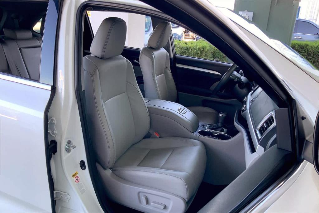 used 2019 Toyota Highlander car, priced at $22,000