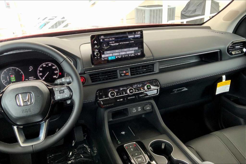 new 2025 Honda Pilot car, priced at $44,649