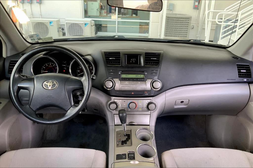 used 2008 Toyota Highlander car, priced at $3,999