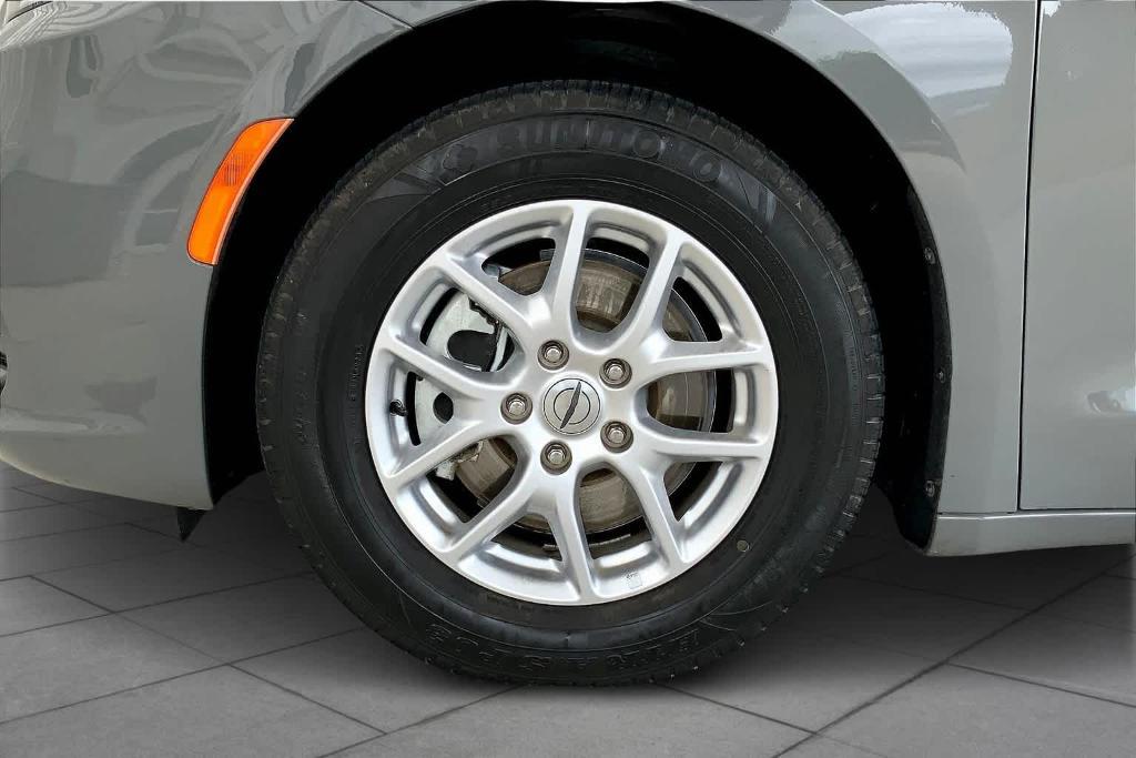 used 2023 Chrysler Pacifica car, priced at $24,600