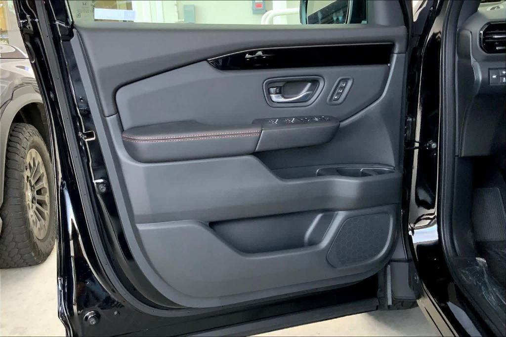 new 2025 Honda Pilot car, priced at $50,895