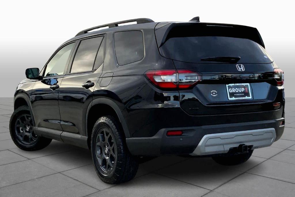 new 2025 Honda Pilot car, priced at $50,895