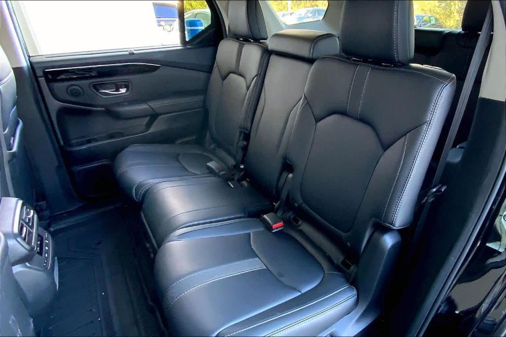 used 2025 Honda Pilot car, priced at $36,984